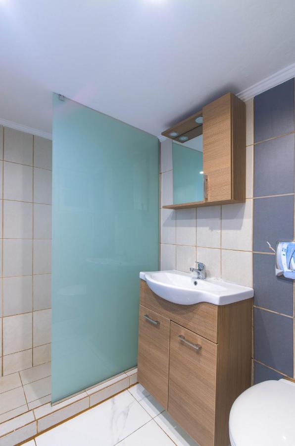 New Renovated 1B Apartment Close To Historic Center Атина Екстериор снимка